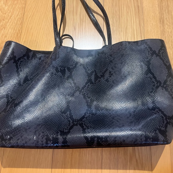 AUTHENTIC JIMMY CHOO NINE2FIVE TOTE - Picture 3 of 15